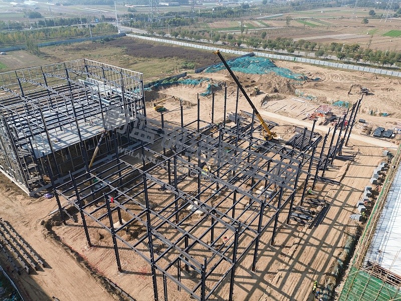 鋼結構廠房吊裝現場